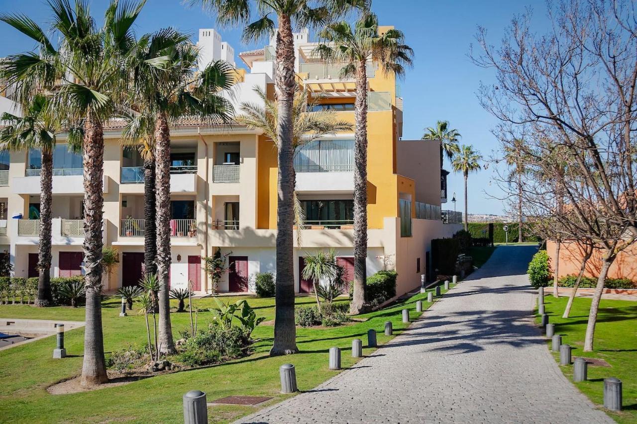 Polo Royale Waterfront Luxury Apt - 3 Terraces And Pool Sotogrande Eksteriør bilde